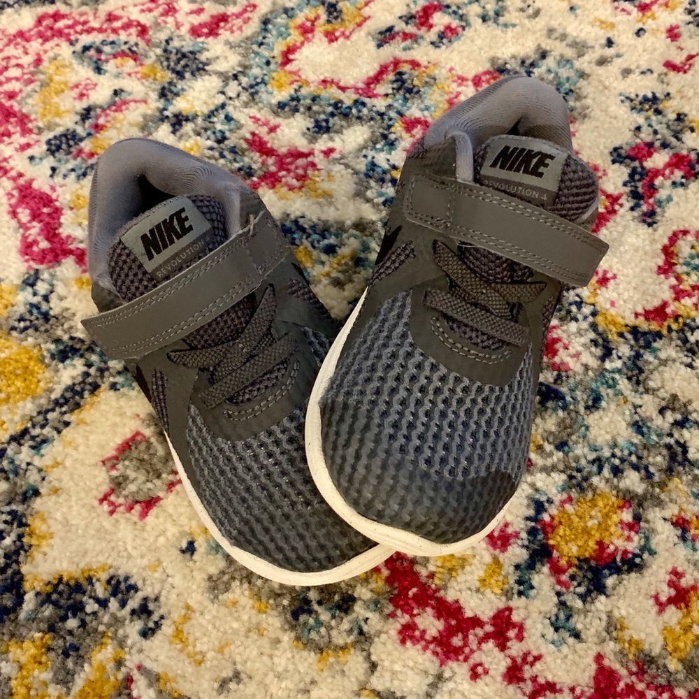 Nike Revolution Toddler Shoes